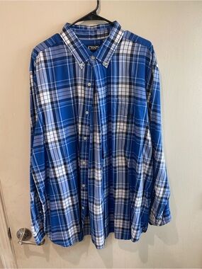 Chaps Men's Blue and White Plaid Button-Down Shirt